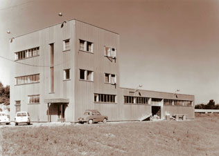 1968: Jotun sản xuất sơn Tĩnh điện