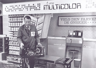 1976: Giới thiệu máy pha màu tự động Jotun Multicolor