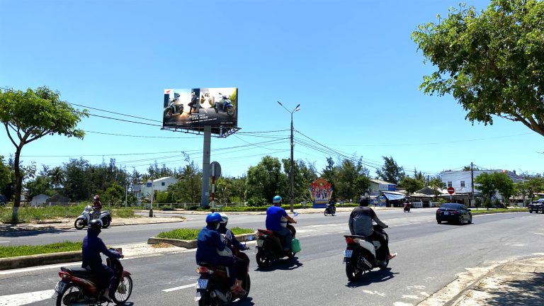 Billboard 3 Mặt Tại Ngã 3 Nguyễn Phan Vinh - Lạc Long Quân, Tp. Hội An - Tỉnh Quảng Nam
